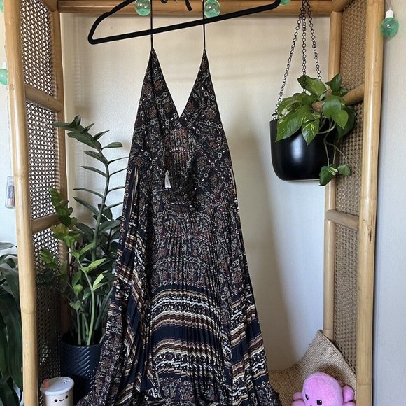 ALC Katia Cross Back Pleated Midi Dress Size 6 - Picture 4 of 6